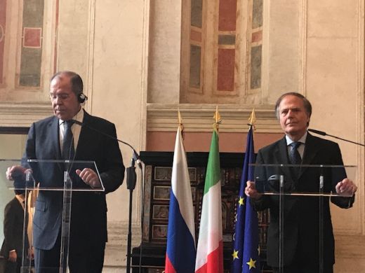 Enzo Moavero Milanesi und Sergei Lawrow